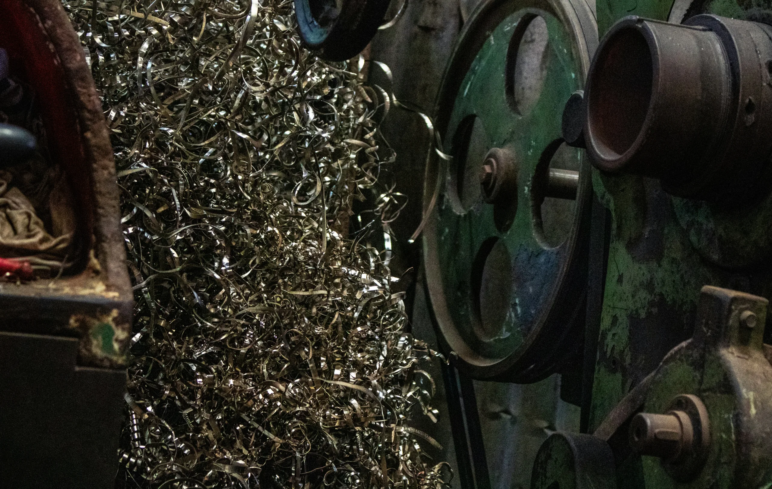 Hiljainen hävikki: miten jätteenkäsittelyn järjestelmät tuottavat näkymätöntä materiaalitappiota